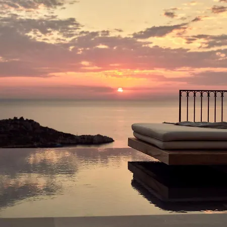 Rebek Luxury Villas & Suites