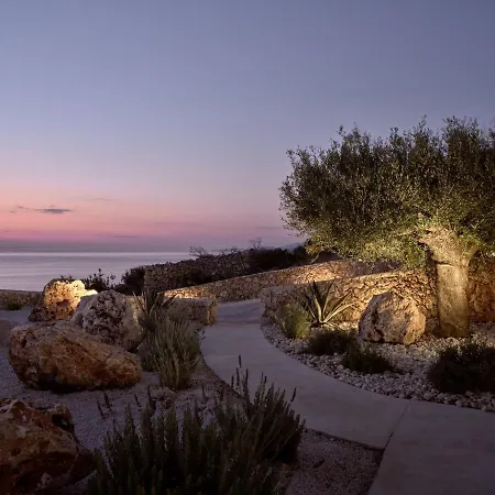 Rebek Luxury Villas & Suites Apartment *