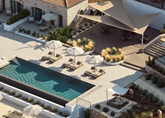 Rebek Luxury Villas & Suites Apartment