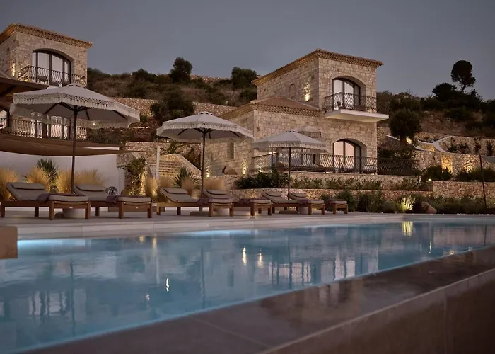 Rebek Luxury Villas & Suites Apartment *