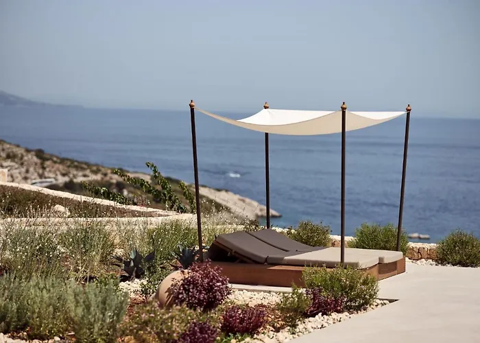 Rebek Luxury Villas & Suites